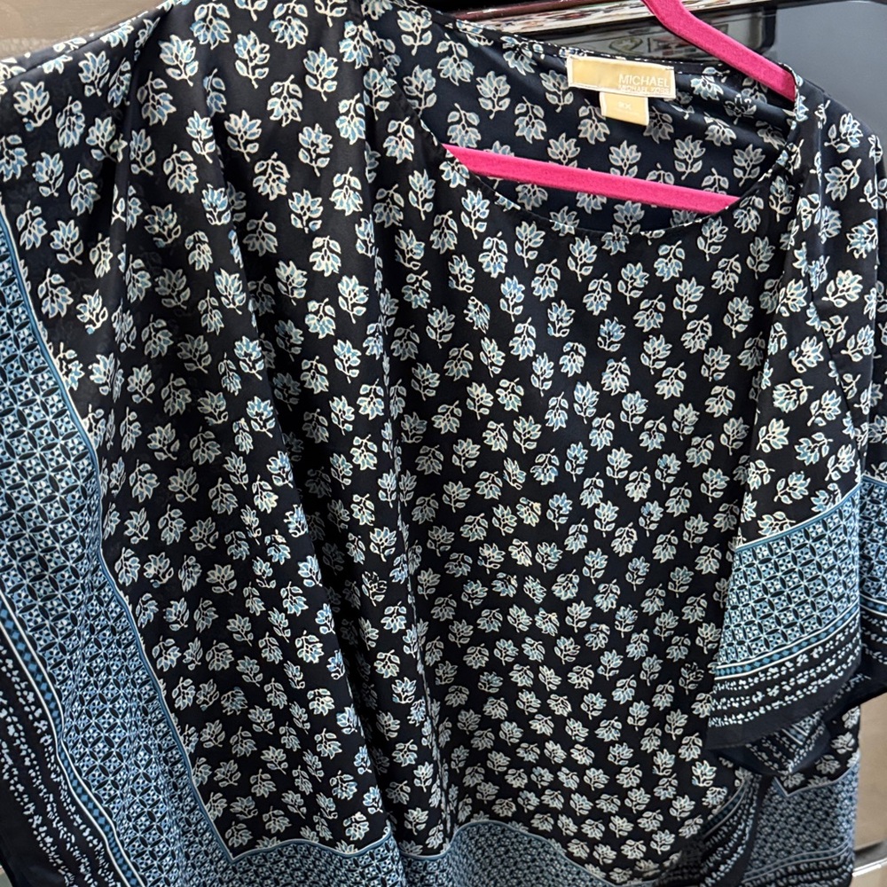 Michael kors poncho  Blue and White Floral Blouse 2x